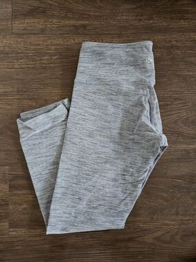 Lululemon Vintage Grey Crop Capri Leggings